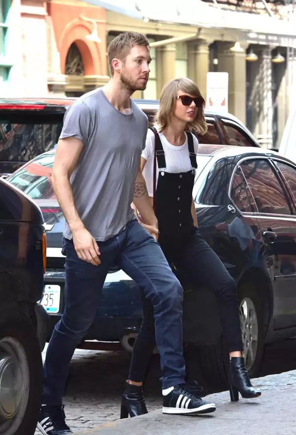 Taylor y Calvin forman una de las parejas más asediadas del momento.