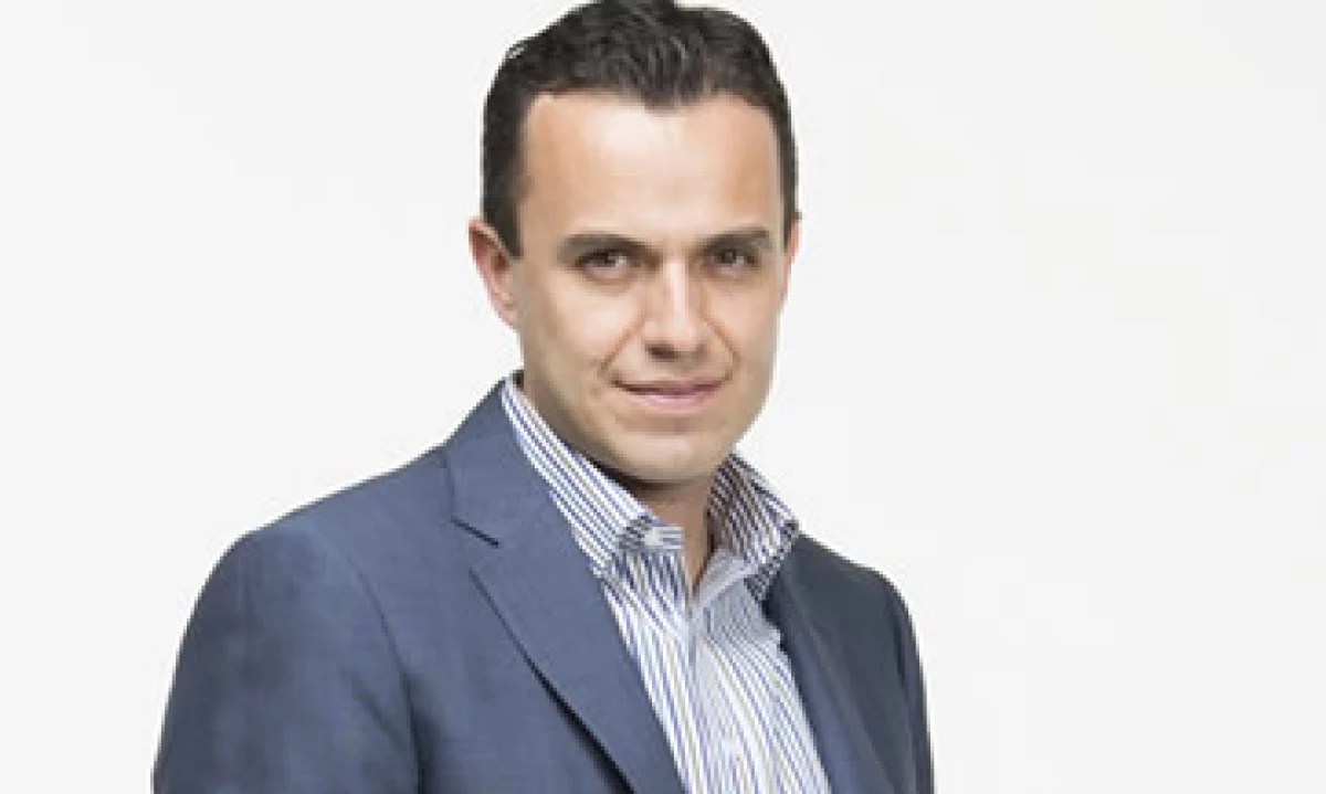 “Para hacerle frente a la competencia no hay que olvidar al cliente. Tampoco veas el negocio por los resultados”, dice Carlos Arroyo de Walmart, una de las 30 promesas en los 30, edición 2013 de la revista Expansión. (Foto: Dayan Jiménez/Jorge Garaiz)