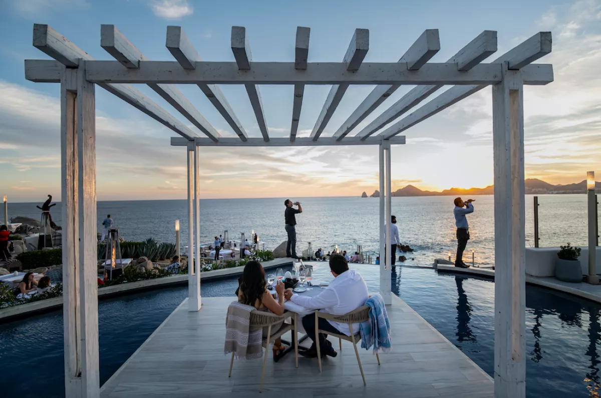 Esto es lo que hay detrás del mejor restaurante de Los Cabos, el Sunset Monalisa 