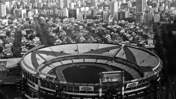 Estadio Monumental Antonio Vespucio Liberti