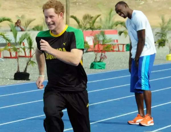 Todo el público en la Universidad disfrutó de la "polémica" carrera.