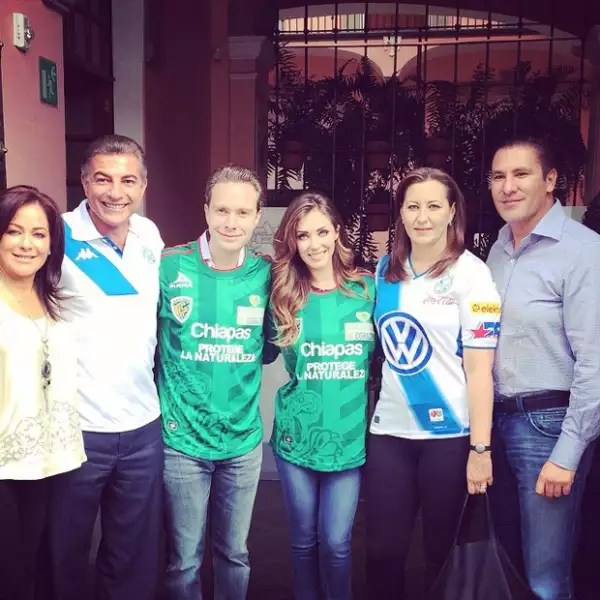 El día de ayer la actriz agradeció la invitación de la primera dama de Puebla, Martha Erika y su esposo a disfrutar el encuentro `Puebla vs Jaguares´en el estado.
