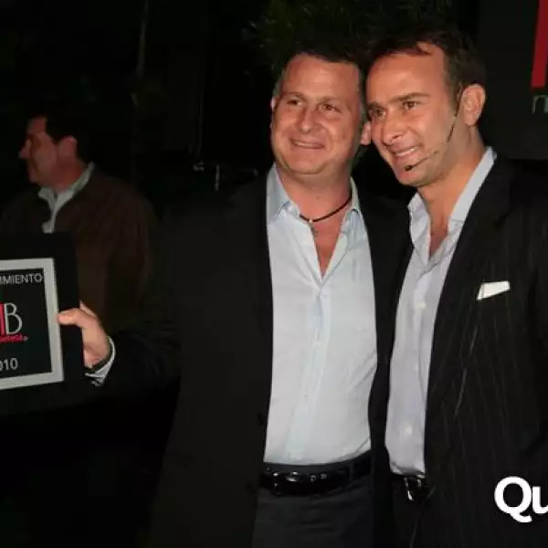 Marco Beteta entrega reconocimientos a los mejores Restaurantes