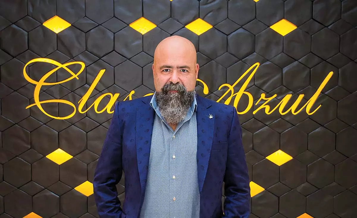 Arturo Lomelí, su fundador y director general de Tequila Clase Azul