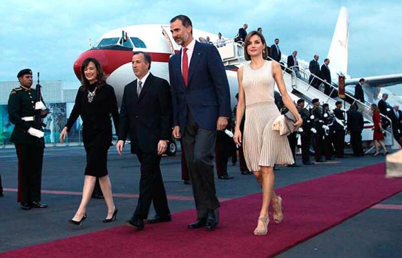 Felipe VI y Letizia llegaron este domingo para una visita de Estado, la primera a un país americano desde que él ascendió al trono y en la que se buscará fortalecer los lazos económicos y políticos.