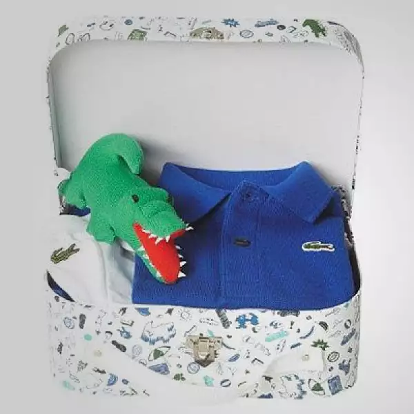 Lacoste piensa en los pequeños y diseñó esta colección pensada en niños y niñas, a partir de 1 año de edad.