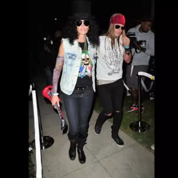 halloween, hollywood, artistas, disfraces, monstruos, cantantes, cultura pop, deportistas, sombrero, capa, guitarra