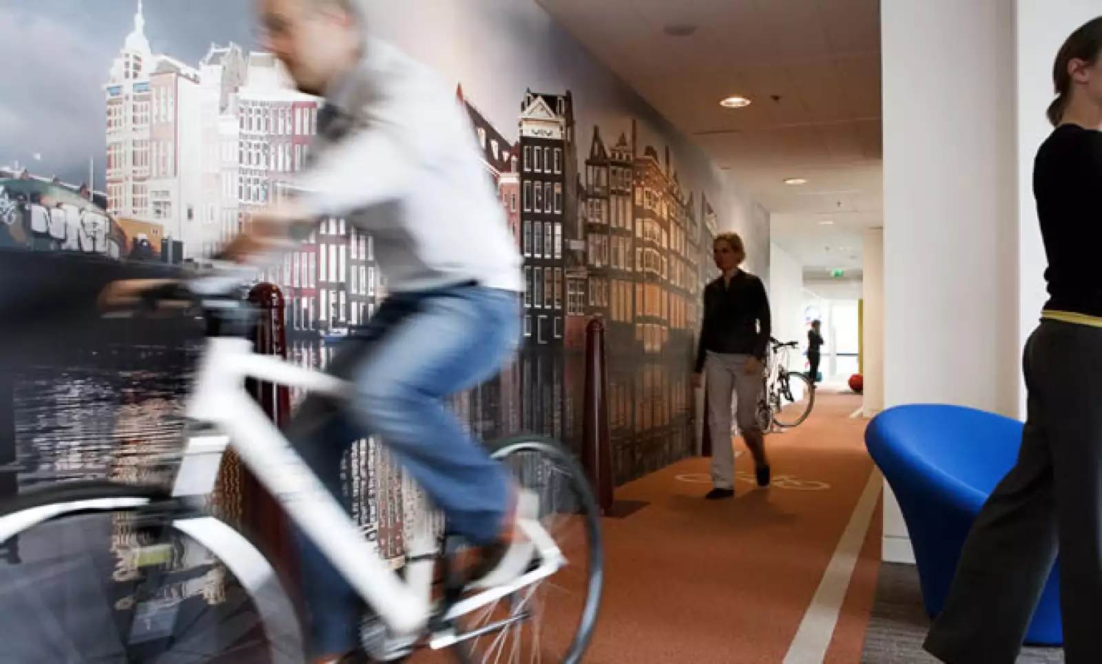 En las oficinas de Zurich también hay un circuito especial para utilizar la bicicleta dentro del campus.
