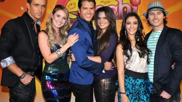 El canal organizó una fiesta para los pequeñines en el Hard Rock México en la que tuvieron la oportunidad de convivir con el elenco de la serie Grachi.