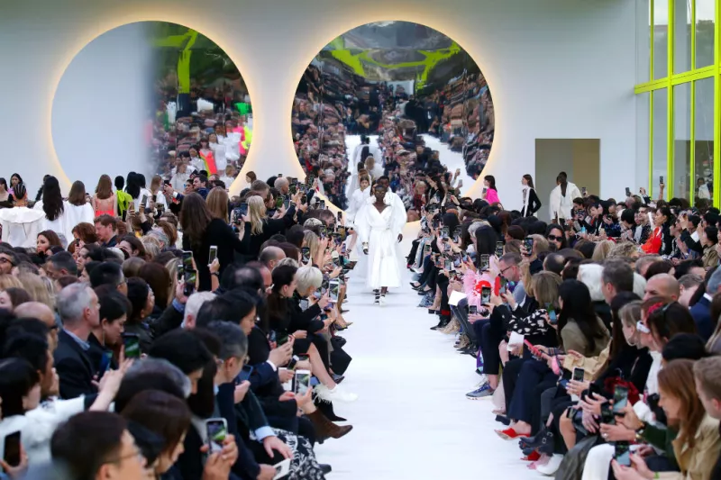 Valentino : Runway - Paris Fashion Week - Womenswear Spring Summer 2020