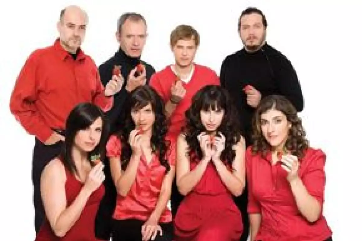 La obra de teatro de Tv Azteca aplazó su gira en los estados de Chiapas y Morelia debido a la presencia del virus de la influenza humana.