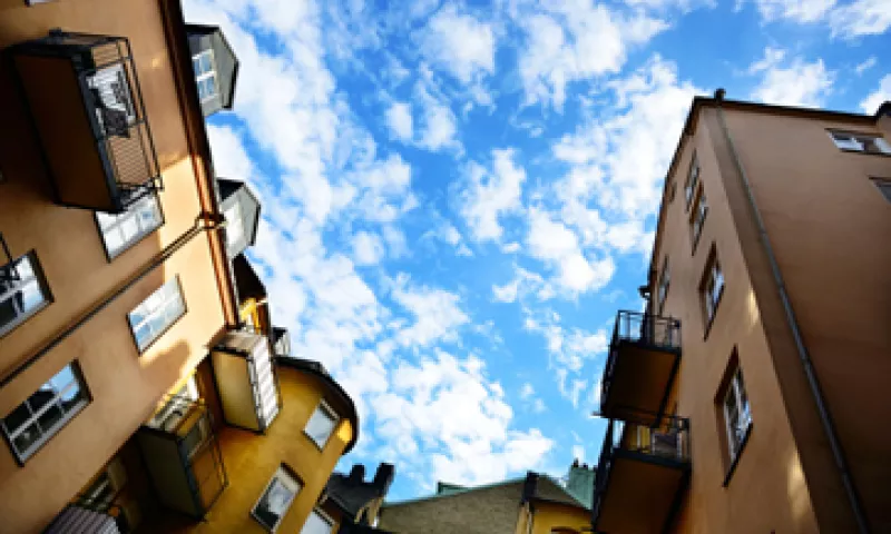 Las acciones de Urbi fueron suspendidas por la Bolsa mexicana luego de que la viviendera no entregara sus resultados para el segundo trimestre del año. (Foto Archivo)