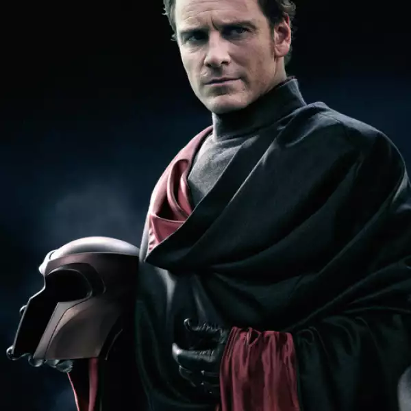 No por nada Michael Fassbender hace de Magneto...el pelirrojo es atracción pura.