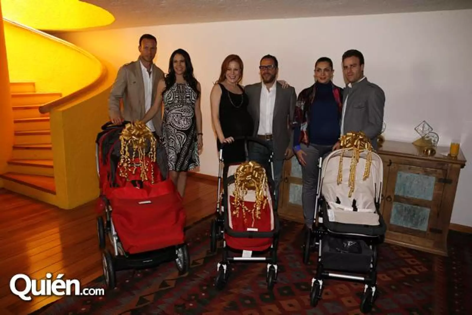 Luis Roberto Alvez,Paola Rojas,Daniela Magún,Jack Chernitsky,Daniela Magún,María de la Fuente,Max Villegas estuvieron felices con el regalo que El Palacio de Hierro les dio.