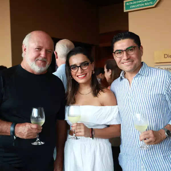 Iddar de la Parra ,Alejandra Solórzano y Edson Uribe 