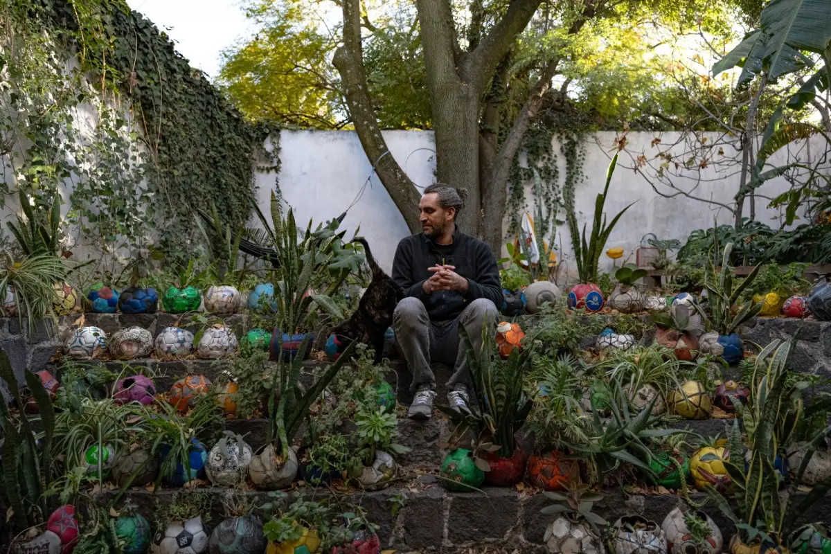 Retrato de Rodrigo Imaz en su estudio