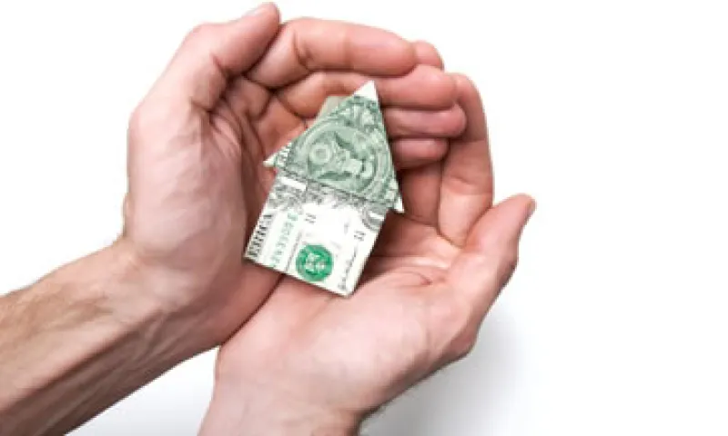 Los estadounidenses ricos son más proclives que cualquier otro grupo de ingresos a elegir las acciones bursátiles como la mejor inversión. (Foto: Getty Images)