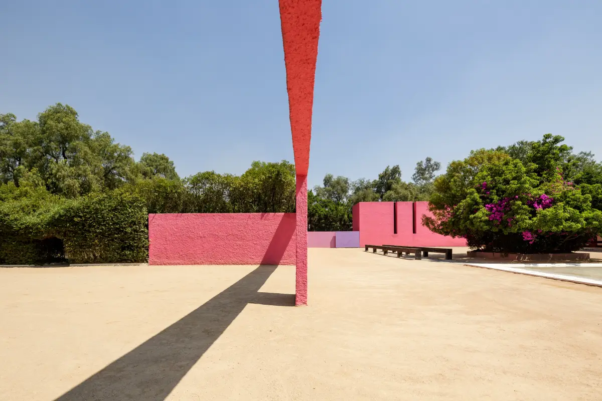 la-cuadra-luis-barragan