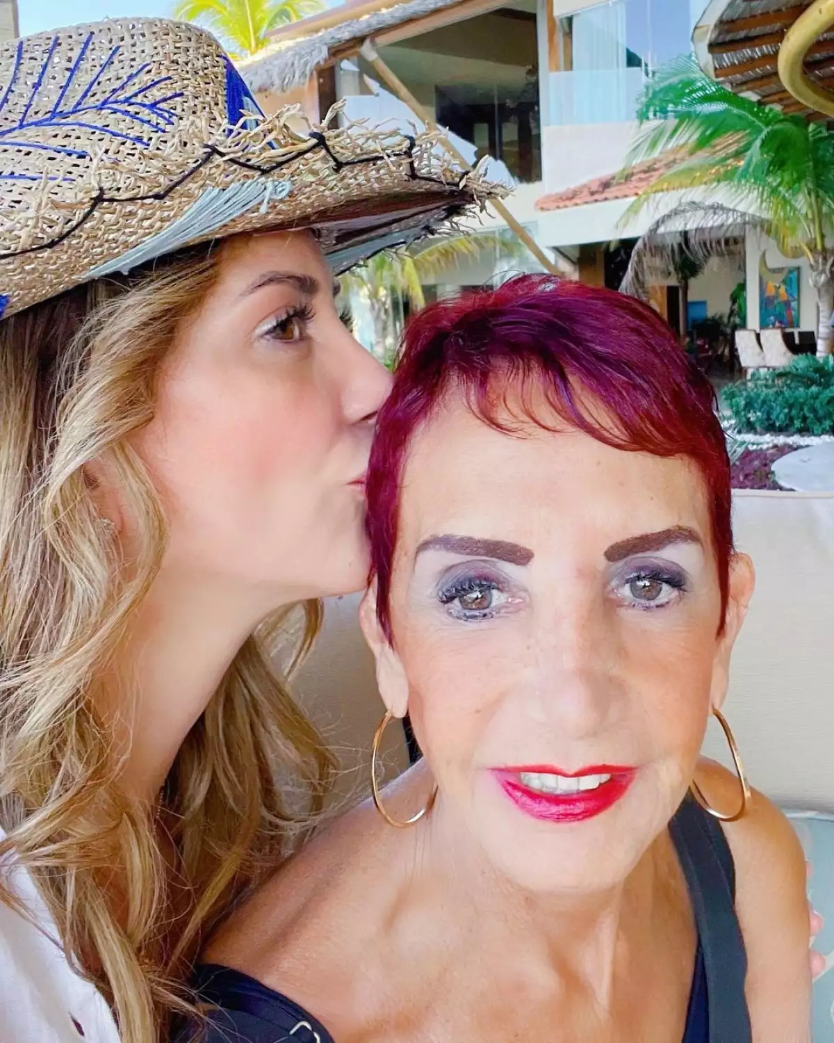 Isabel Martínez y Andrea Legarreta