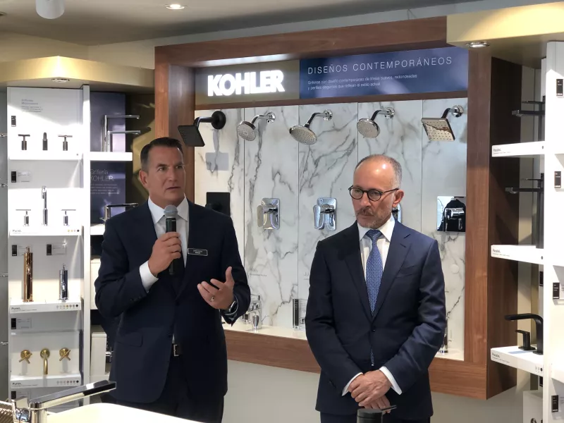 David Kohler y Jesús Olivas en la inauguración de un showroom en la CDMX