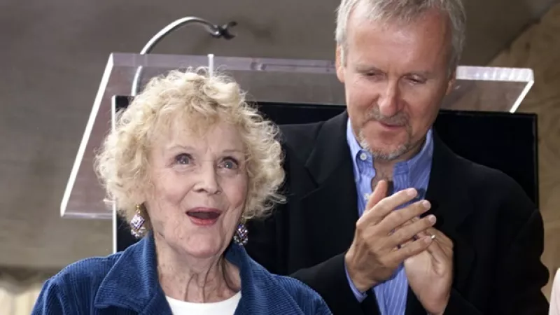 Gloria Stuart recibe aplausos