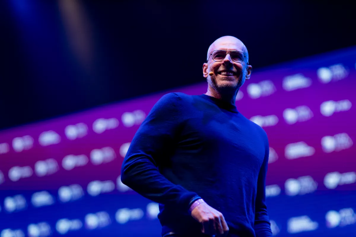 Scott Galloway durante su presentación en el VTEX Day 2022