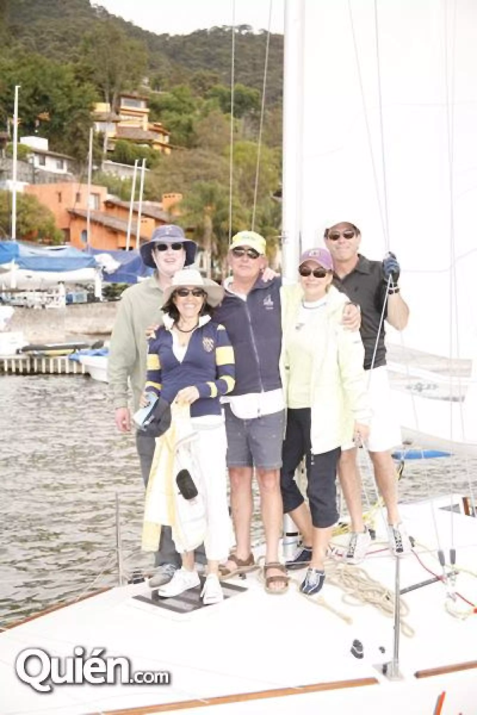 Daniel Porte,Javier Mollo,Peter Goliare,Elva Goliare,María Luisa Aguilar