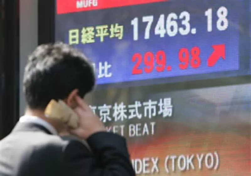 La televisión japonesa pidió a los pobladores de la costa nororiental de Japón evacuar la zona tras el sismo. (Foto: AP)