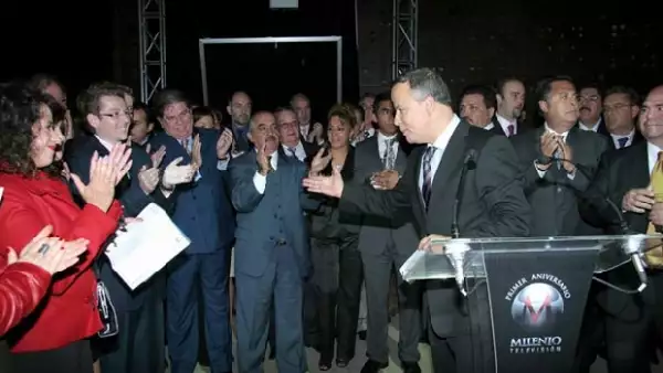 Un selecto grupo de personalidades políticas, empresariales y de los medios de comunicacion asistió a Antara para celebrar un año de ofrecer la historia en tiempo real.