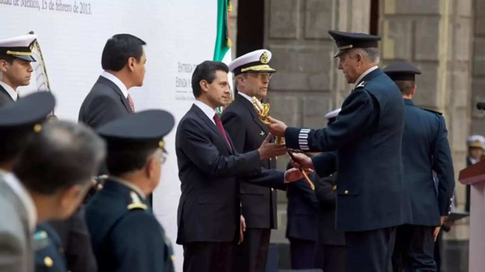 peña nieto sable ejercito