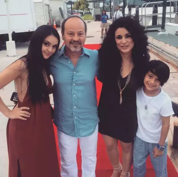 Tanto Karina como su esposo y su hija mayor, Yasha, apoyan la decisión de Hannah.