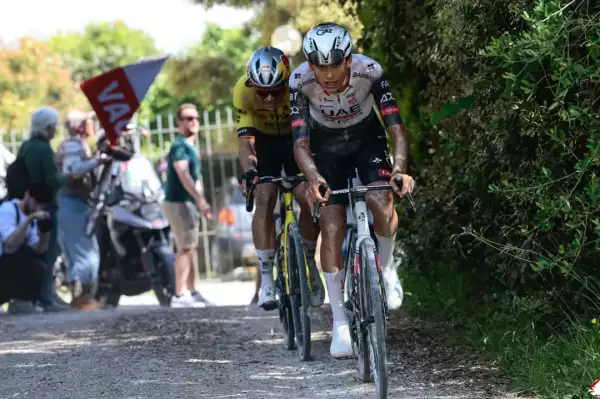 isaac del toro giro de italia 2025