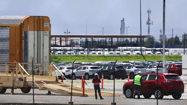 México logra 90 días sin aranceles, pero cambia el ánimo del sector automotriz