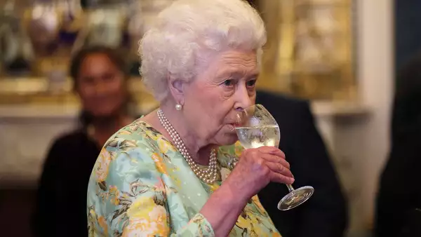queen elizabeth gin