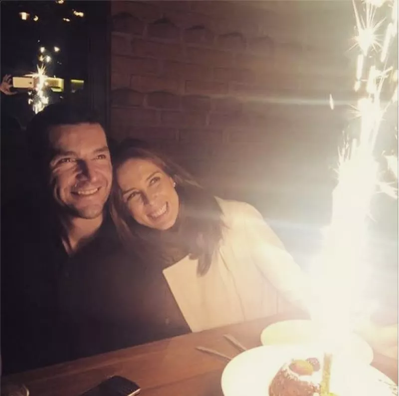 La guapa conductora celebró su cumpleaños 35 rodeada de su familia y su esposo, a quien agradeció por haberle hecho pasar un "día mágico".