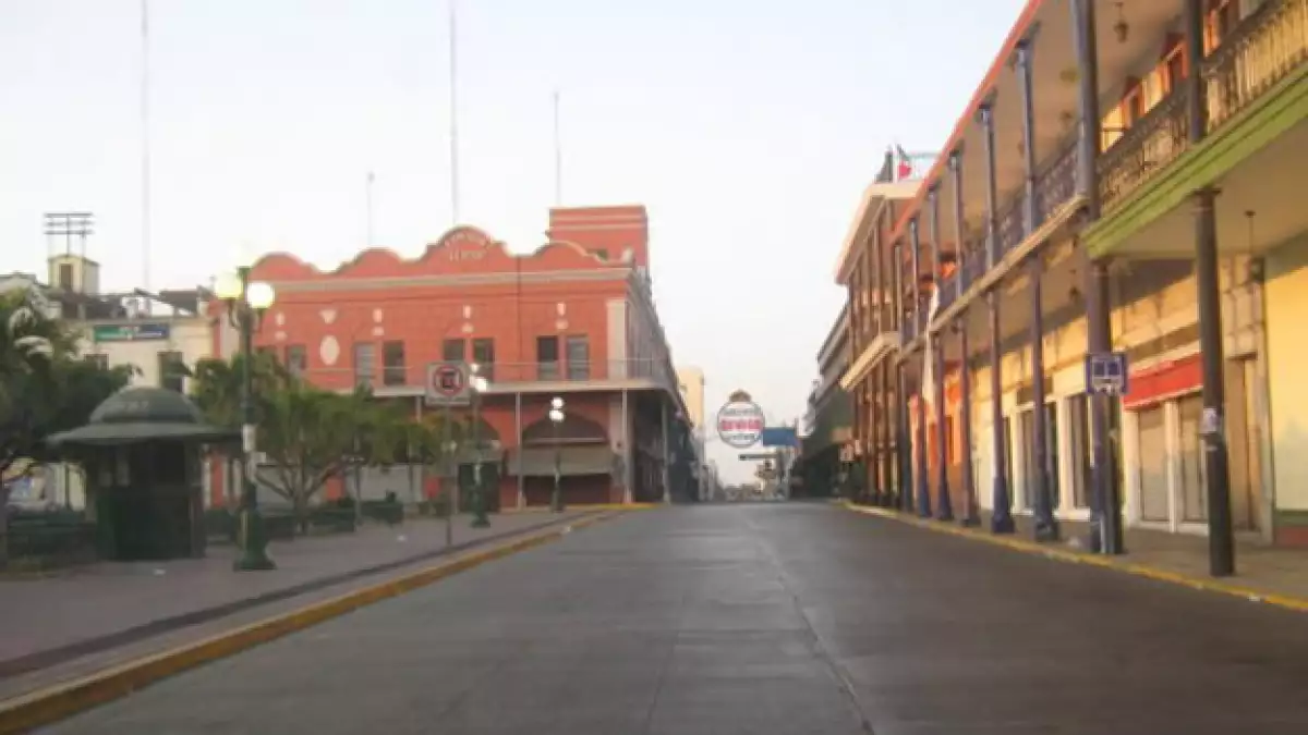 La violencia que se ha registrado en Tamaulipas provocó que los negocios de Tampico cerraran temprano el martes