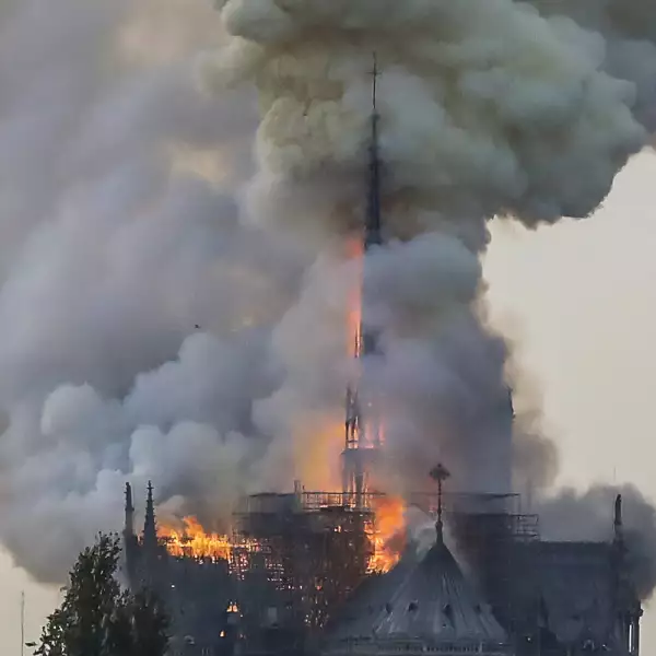 Incendio Notre Dame-3