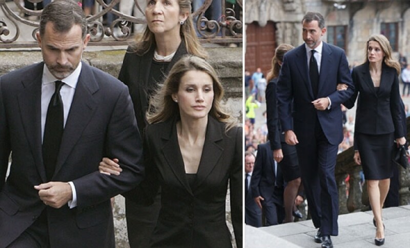 Letizia y Felipe acudieron en representación de la Famila Real española, ambos mostraron un rostro desencajado.