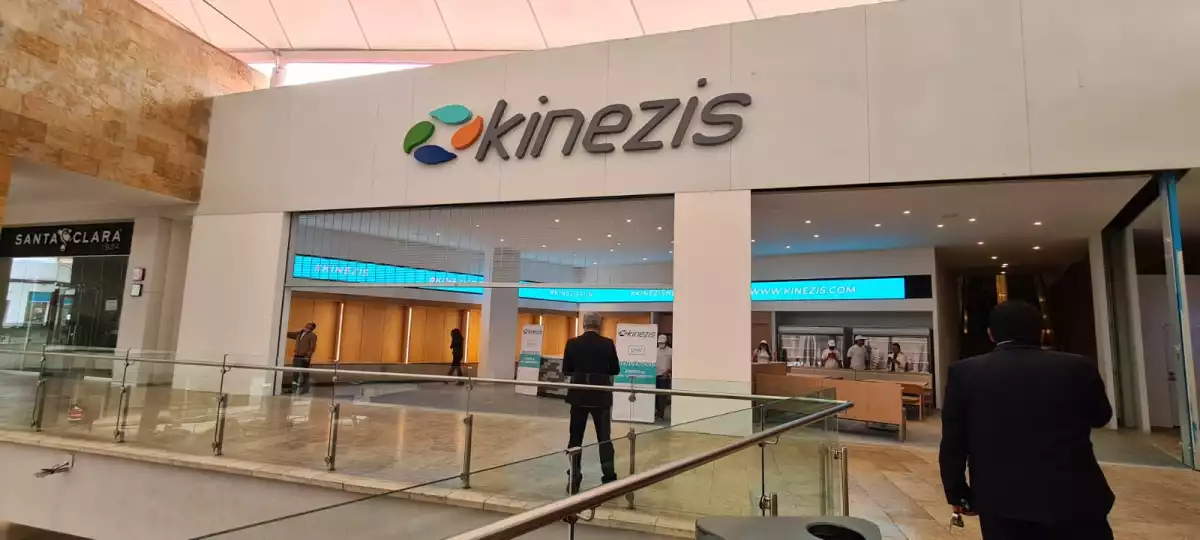 Fachada de Kinezis en Mundo E (Cortesía)