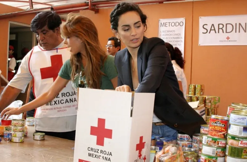 Ana de la Reguera, Mane de la Parra, Paola Núñez, entre otros, han volcado todo su esfuerzo para recabar fondos y víveres en ayuda de las más de 6 mil personas afectadas por el huracán Karl.