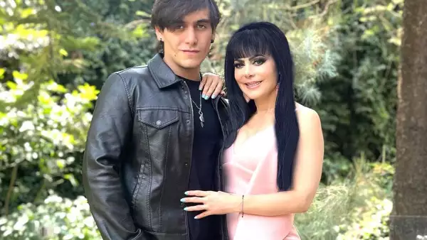 Maribel Guardia y su hijo Julán Figueroa