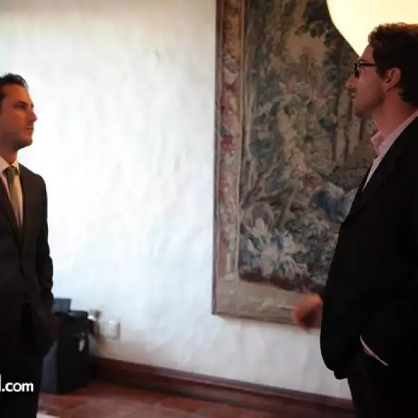 Sebastián Zurita y Greg, fotógafo de la sesión.