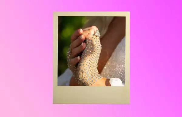 paris-hilton-ring-eng.jpg