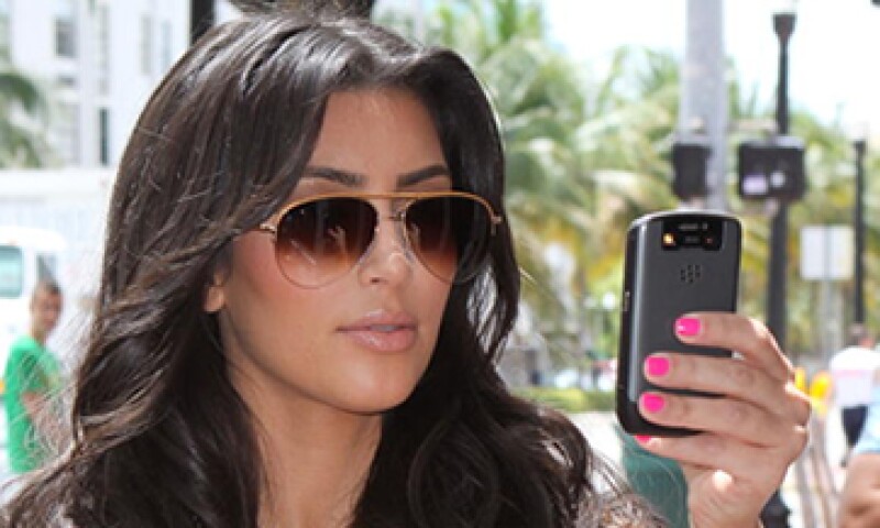 Kardashian usa una BlackBerry para administrar sus correos. (Foto: Getty Images)