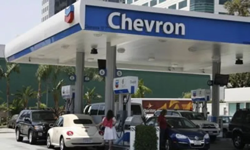 Las operaciones de refinación arrojaron ganancias por 925 mdd.  (Foto: Reuters)