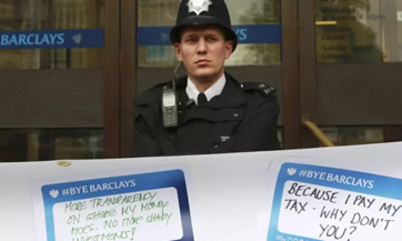 Directivos del británico Barclays están involucrados en la manipulación de la tasa Libor. (Foto: Reuters)