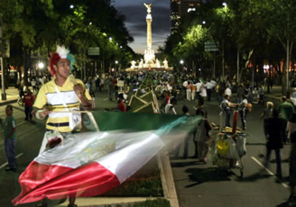 La razón por la que México aparece en las encuestas mundiales como uno de los más felices del mundo puede tener una explicación cultural más que económica. (Foto: Notimex)