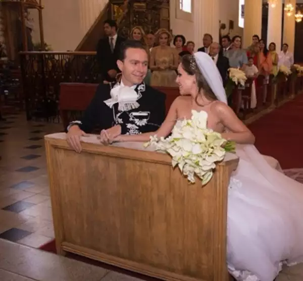 La cantante aseguró que por ahora no habrá luna de miel, puesto que primero están las responsabilidades del trabajo de su esposo.