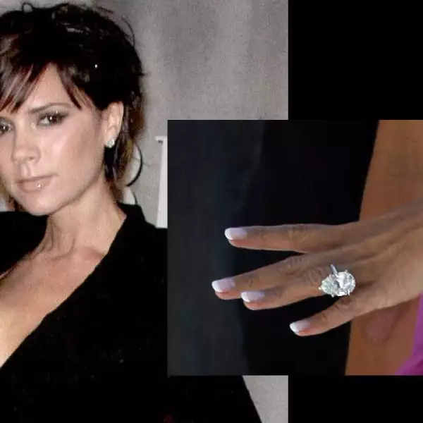 Victoria Beckham recibió un enorme diamante en forma de gota, muy buena elección David!