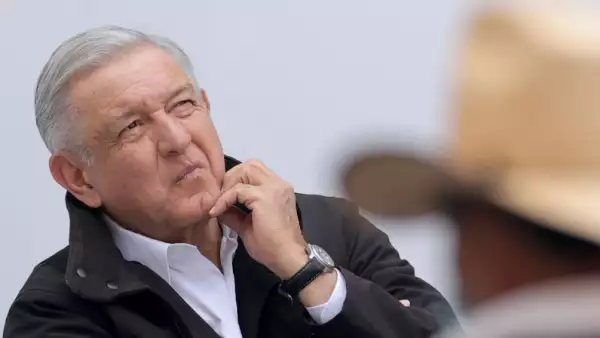 AMLO anuncia revisión al sistema de ahorro para el retiro Afore